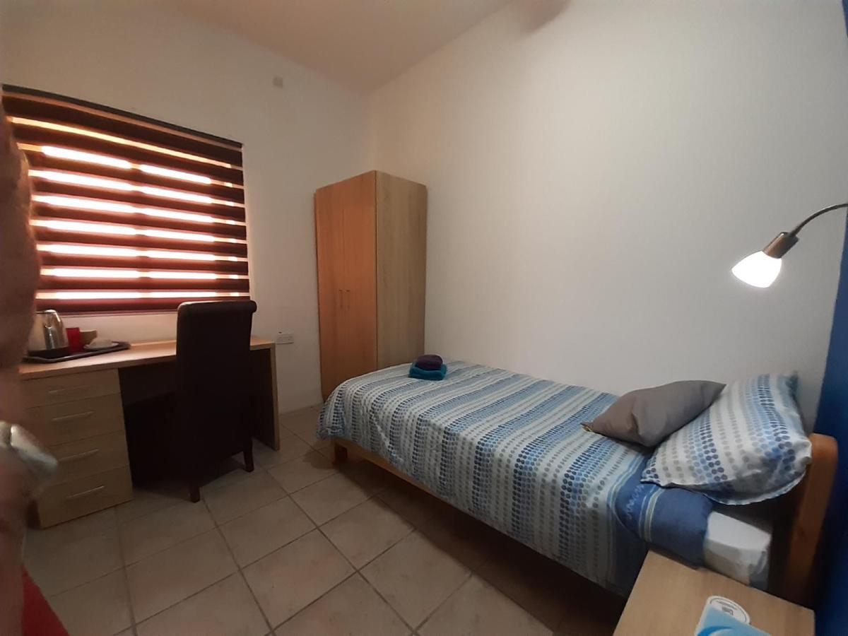 Tarona Guesthouse St. Paul's Bay Bagian luar foto
