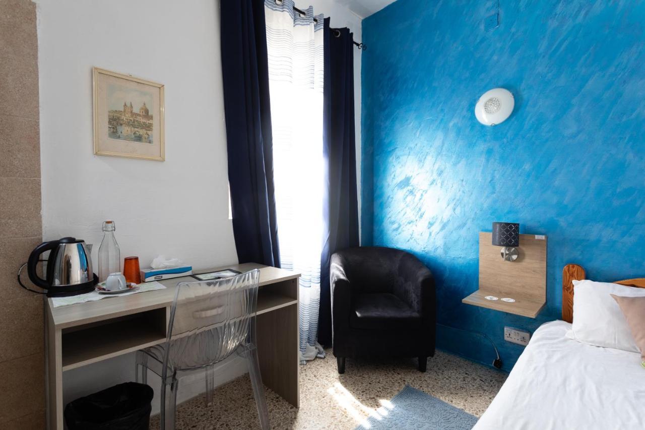 Tarona Guesthouse St. Paul's Bay Bagian luar foto