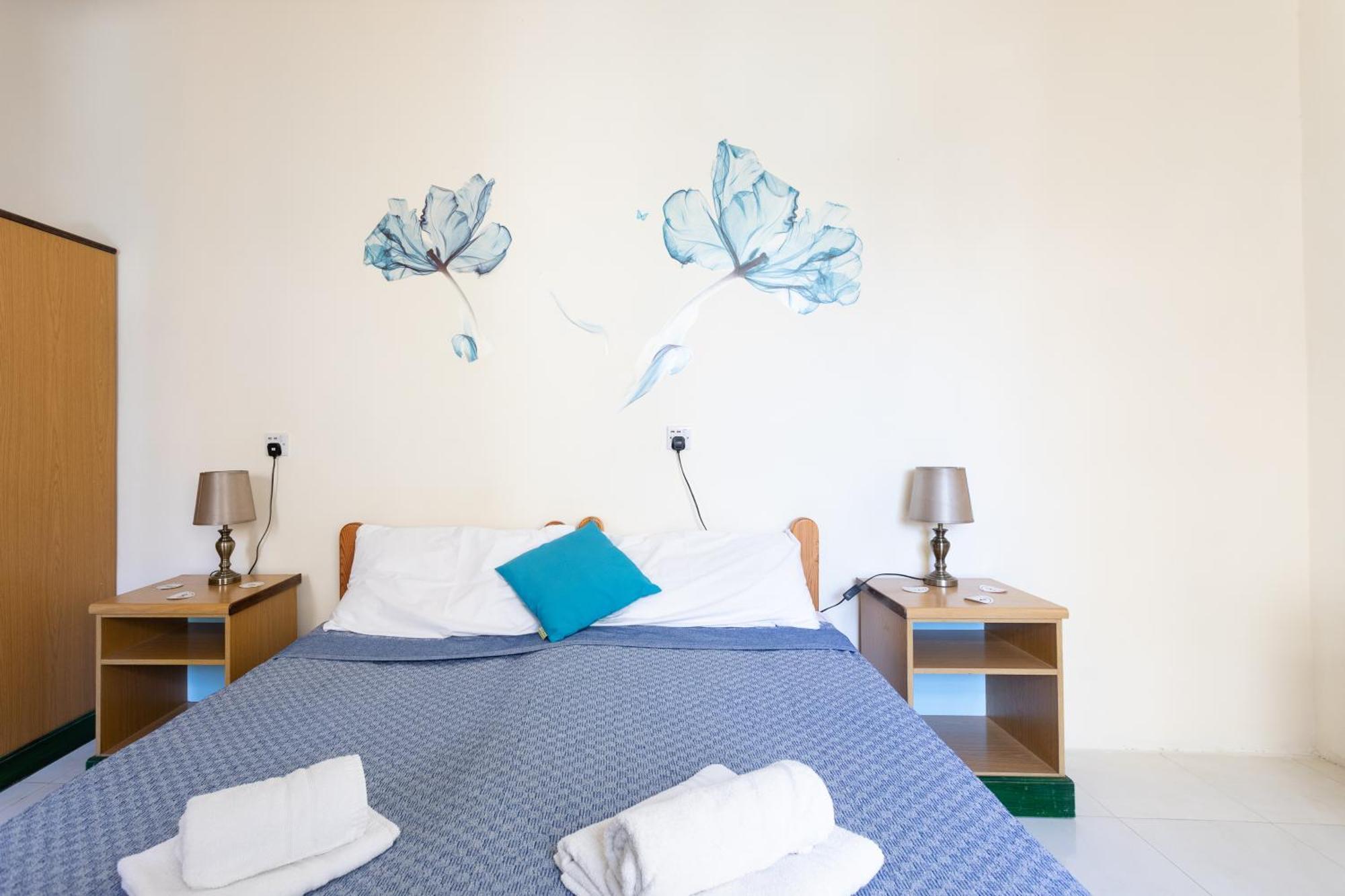 Tarona Guesthouse St. Paul's Bay Ruang foto