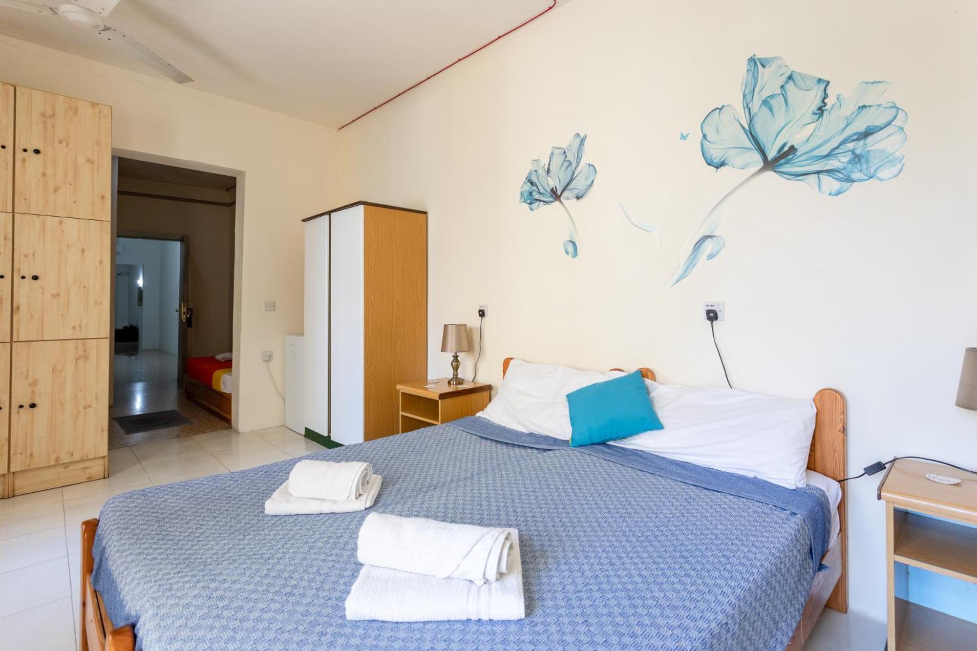 Tarona Guesthouse St. Paul's Bay Ruang foto
