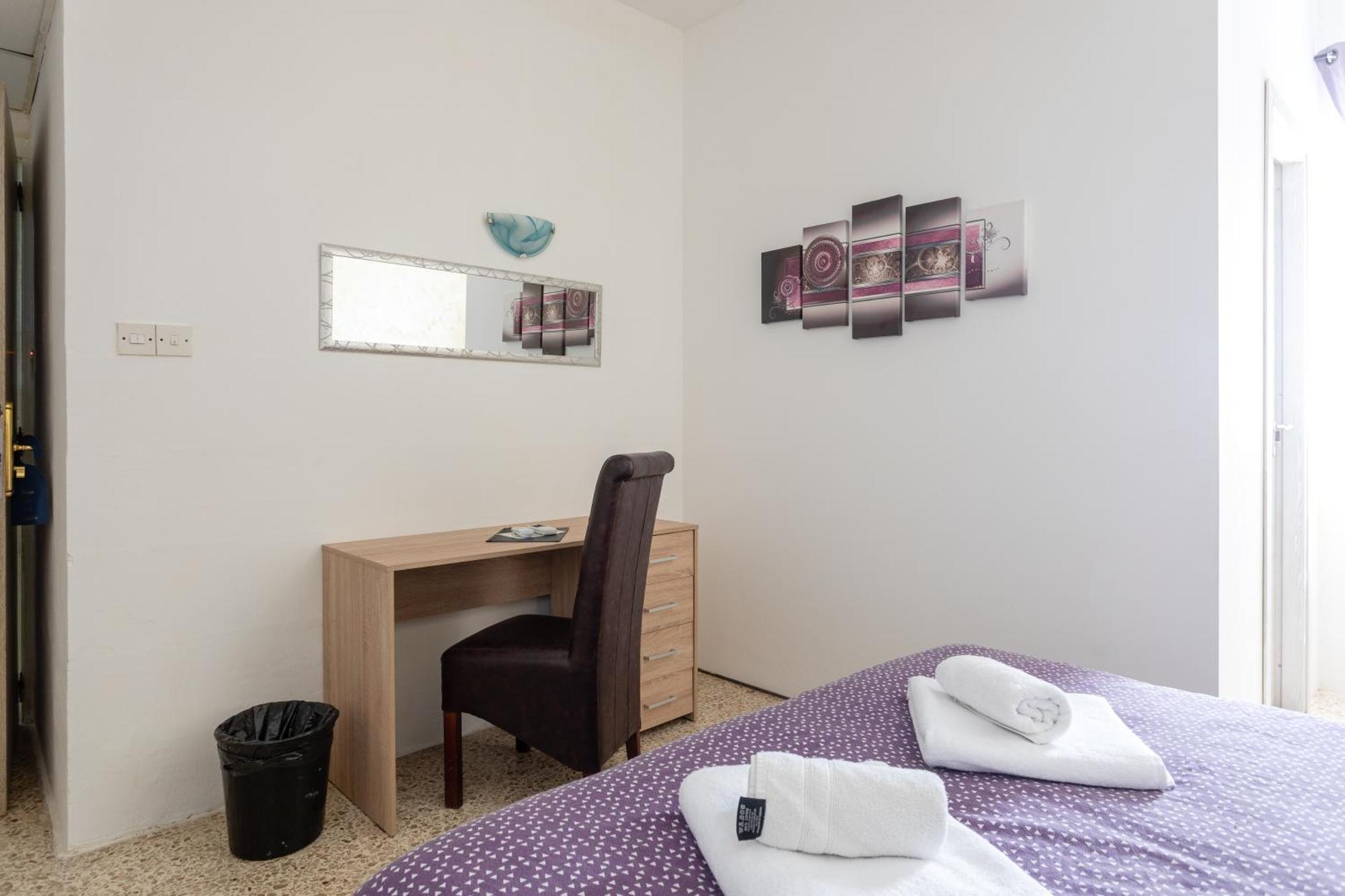 Tarona Guesthouse St. Paul's Bay Ruang foto