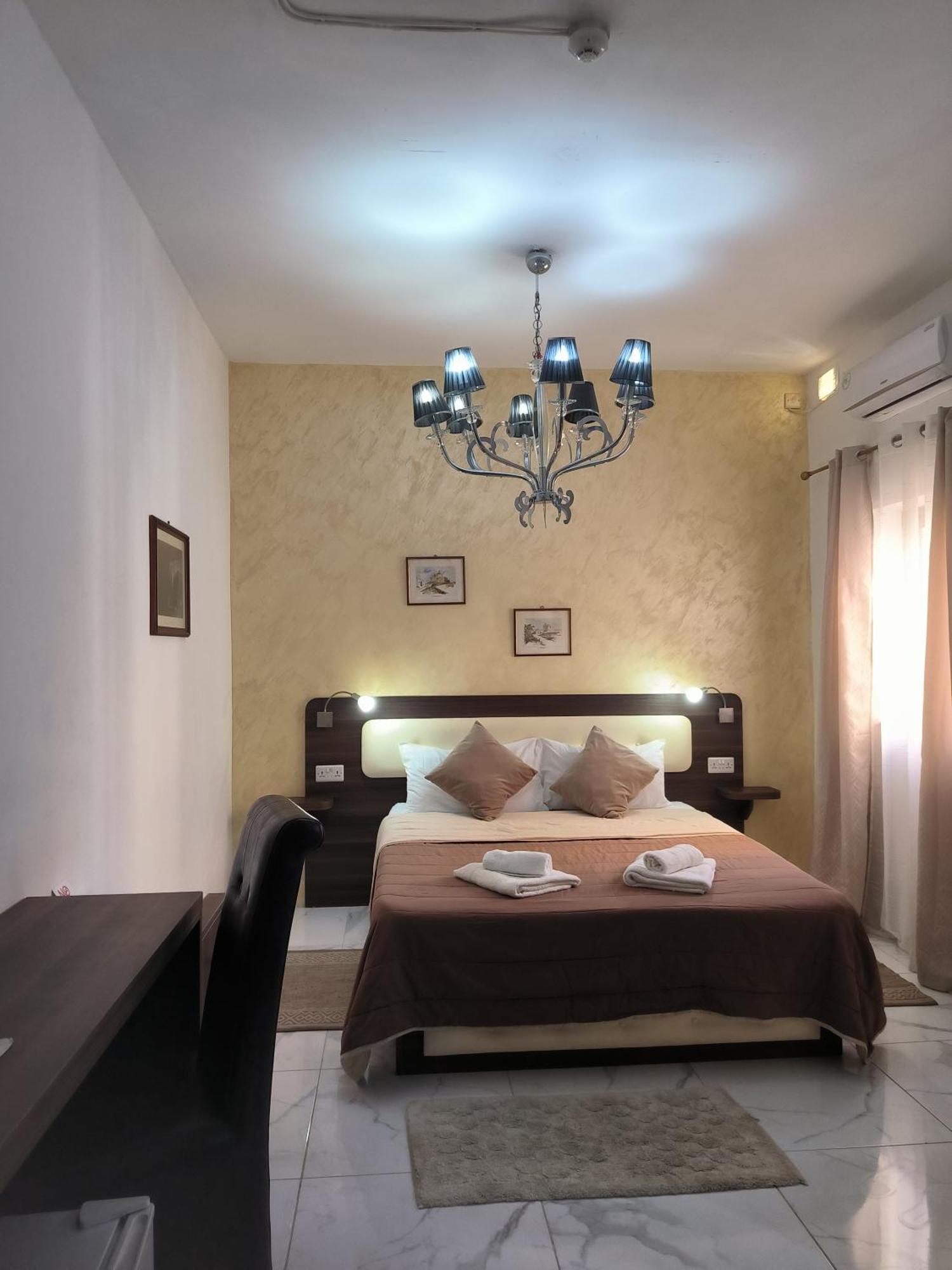 Tarona Guesthouse St. Paul's Bay Bagian luar foto