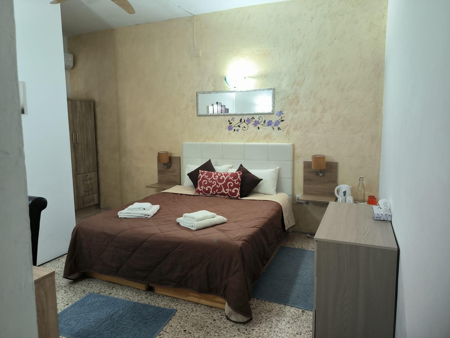 Tarona Guesthouse St. Paul's Bay Bagian luar foto
